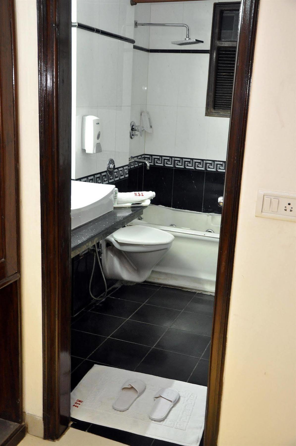 Hotel Delhi 55 -City Center Νέο Δελχί Εξωτερικό φωτογραφία