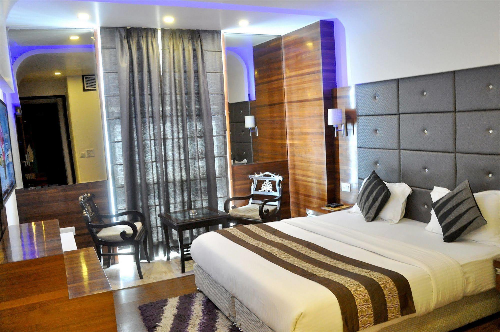 Hotel Delhi 55 -City Center Νέο Δελχί Εξωτερικό φωτογραφία